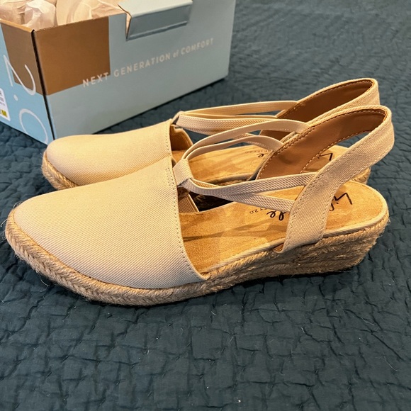 Lifestride Katrina 2 Cream Espradrille Slip on wedge NIB - Picture 7 of 11